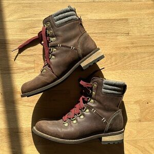 Kodiak Water Resistant boots - 7.5